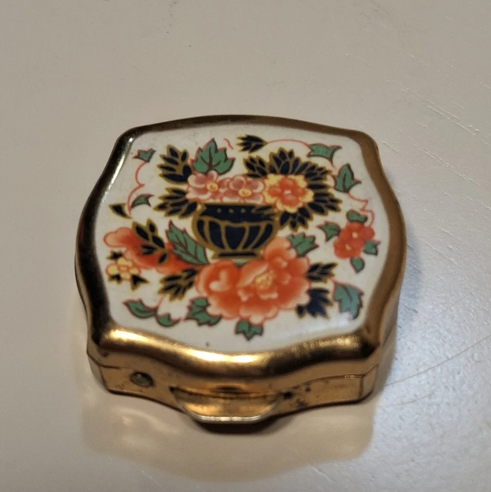 🏵Vintage Stratton England Floral Gold Enamel Peony Trinket Pill Box Ashtray
